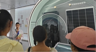 参观蚌埠创新馆 探索科技新发展
